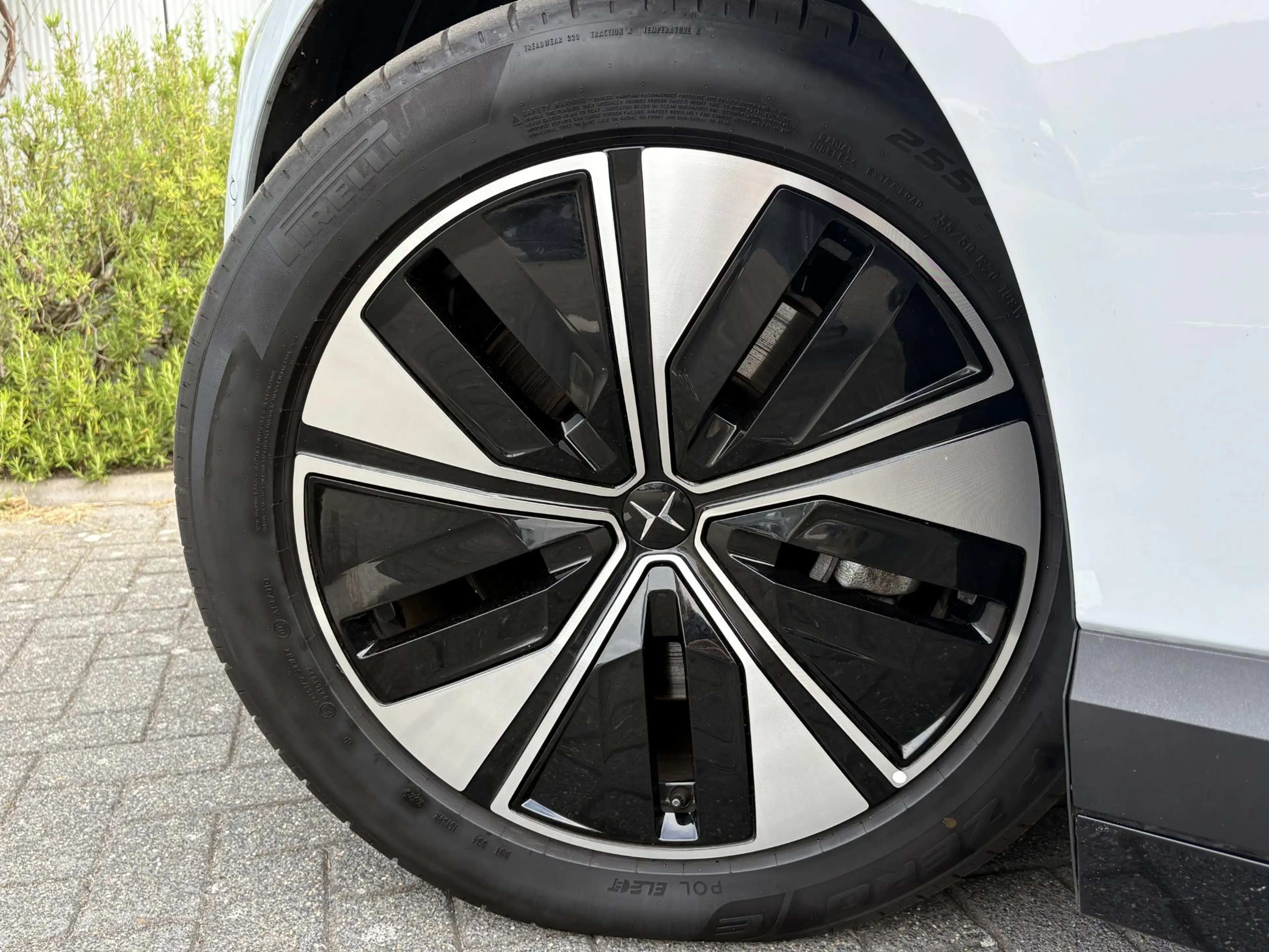 Polestar 4 Long Range Single motor Plus 100 kWh | 22kW Lader — photo 4