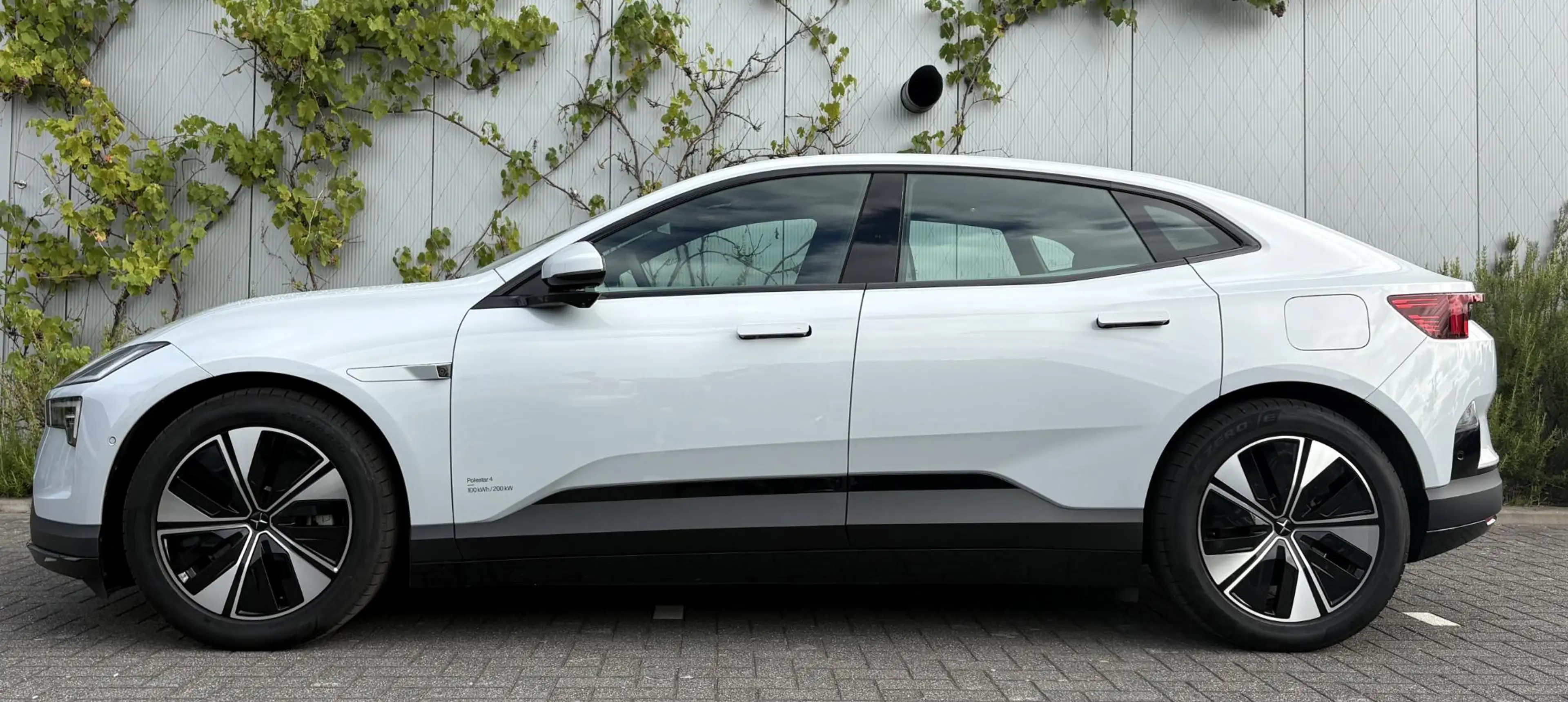 Polestar 4 Long Range Single motor Plus 100 kWh | 22kW Lader — photo 2