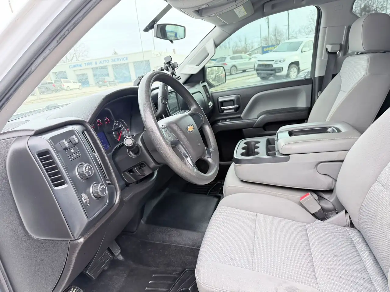 Chevrolet Silverado 1500 снимка Chevrolet Silverado 1500