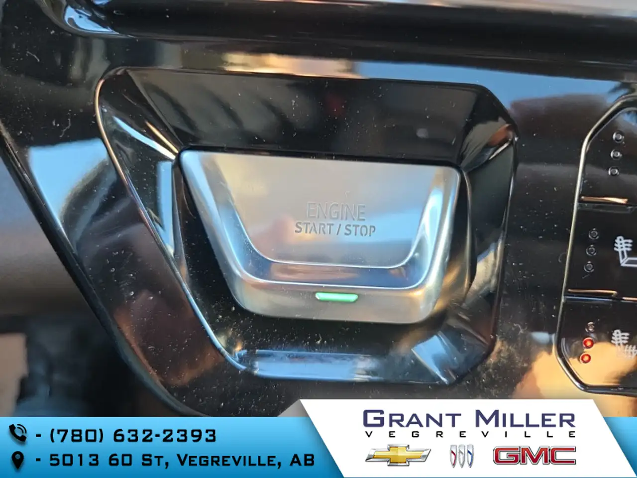 GMC Sierra 3500HD снимка GMC Sierra 3500HD