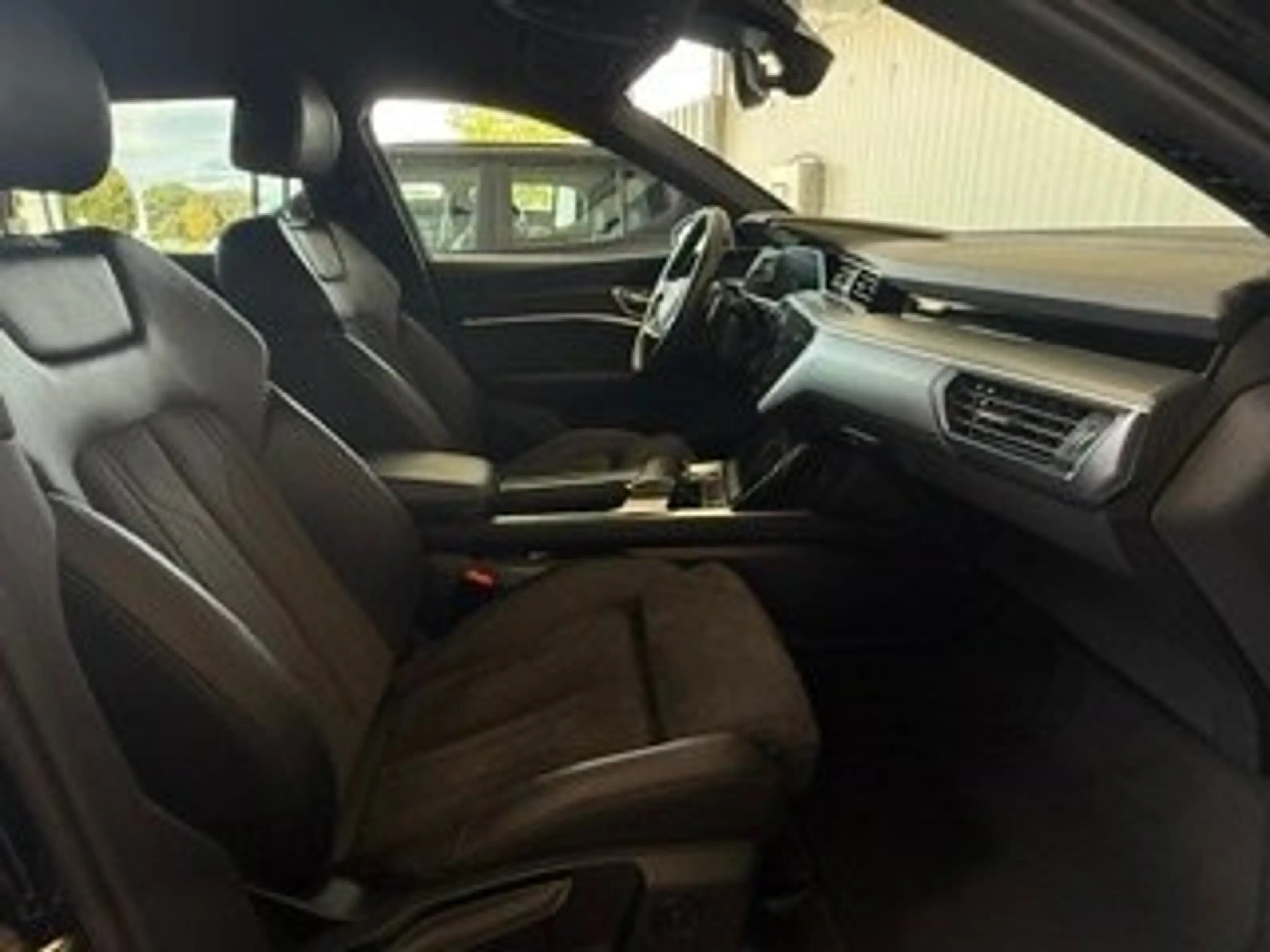Audi e-tron 50 quattro 71kWh Business *Matrix-LED**360°* — photo 6