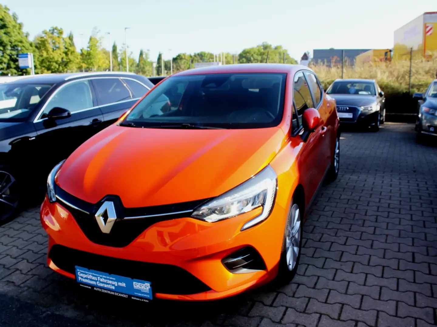 Renault Clio Business Edition Allwetter Navi Bluetooth Orange - 1