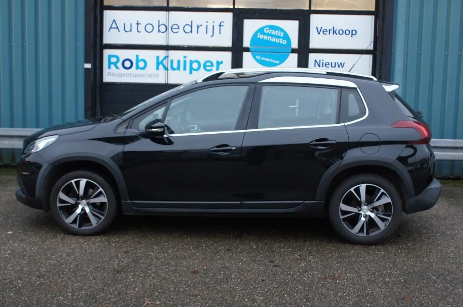 Peugeot 2008 1.2 PureTech Allure Zwart - 1