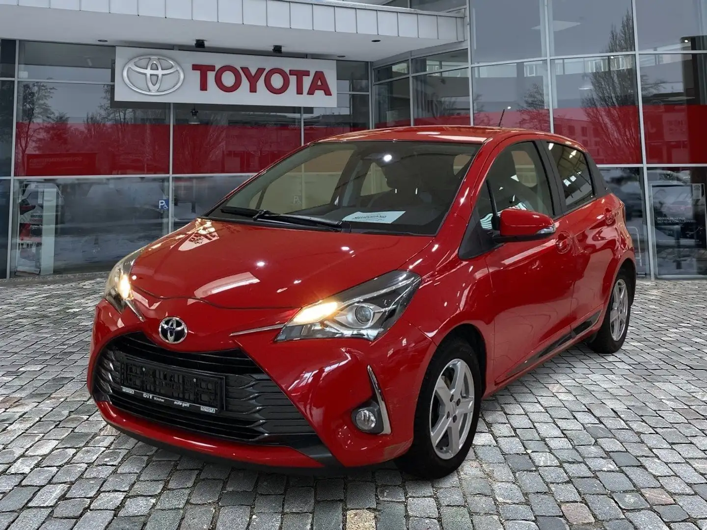 Toyota Yaris 1.5 Team D Rojo - 1