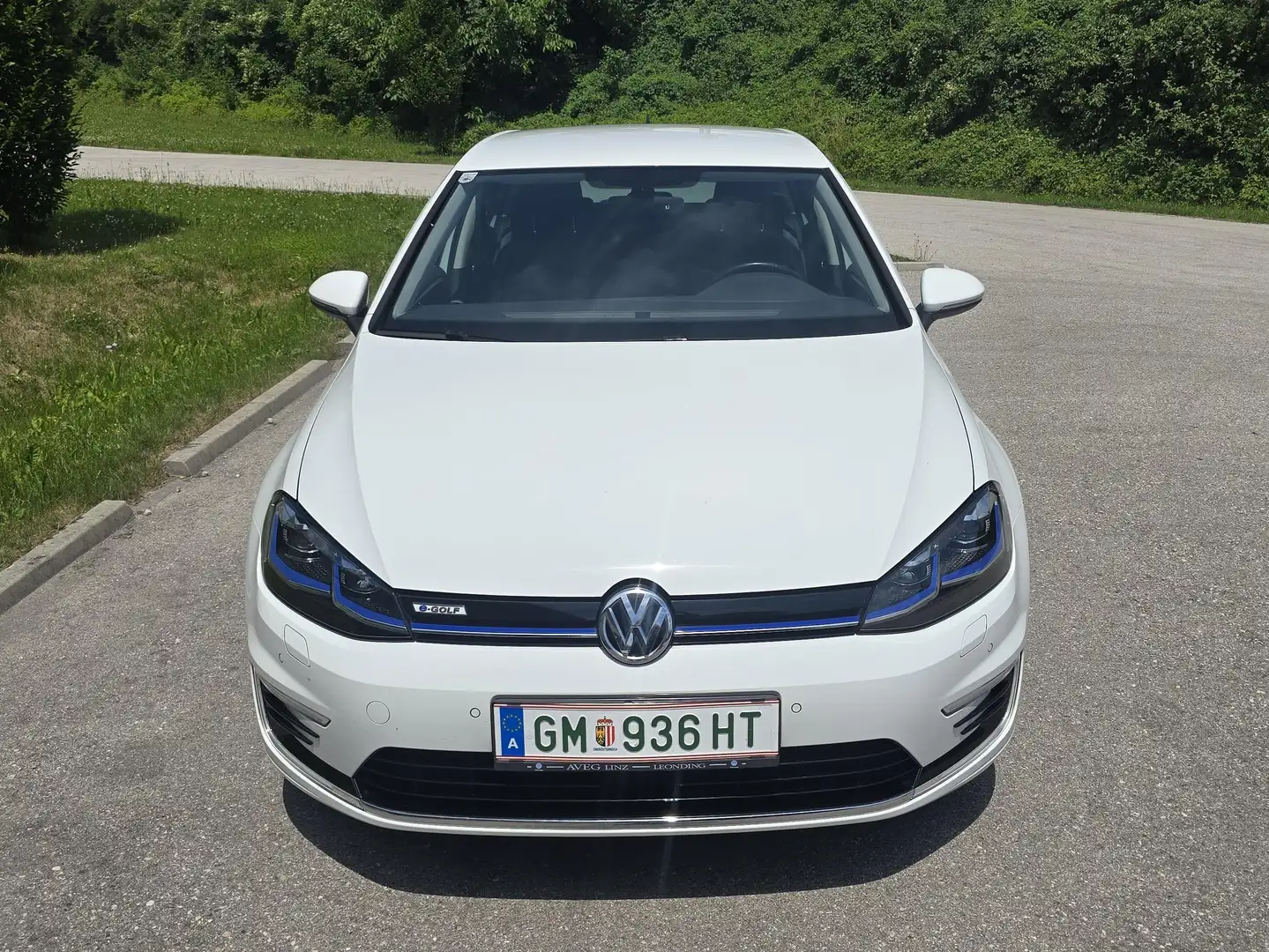 Volkswagen e-Golf e-Golf 35,8kWh (mit Batterie) Weiß - 2