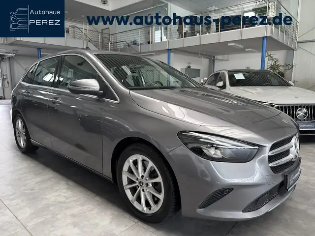 Mercedes-Benz B 250 Progressiv- NAVI- ANHÄNGERK- RÜCKFAHRKAMERA- LED