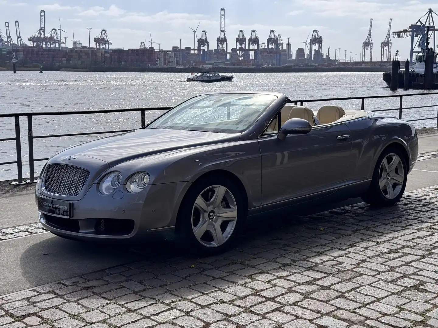 Bentley Continental GTC Šedá - 1