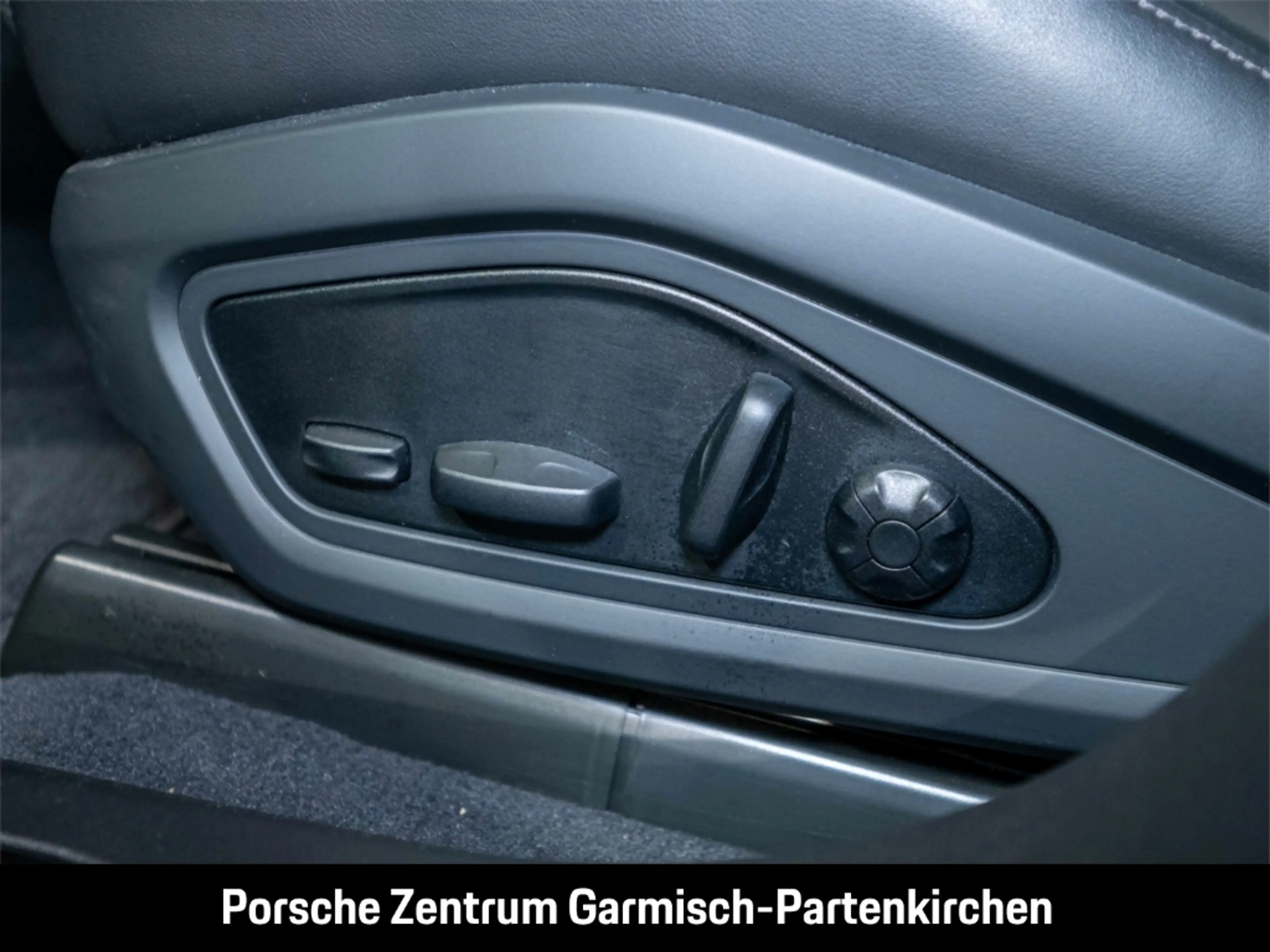 Porsche Taycan 4 Cross Turismo Bose LenkradHZG Memory — photo 14