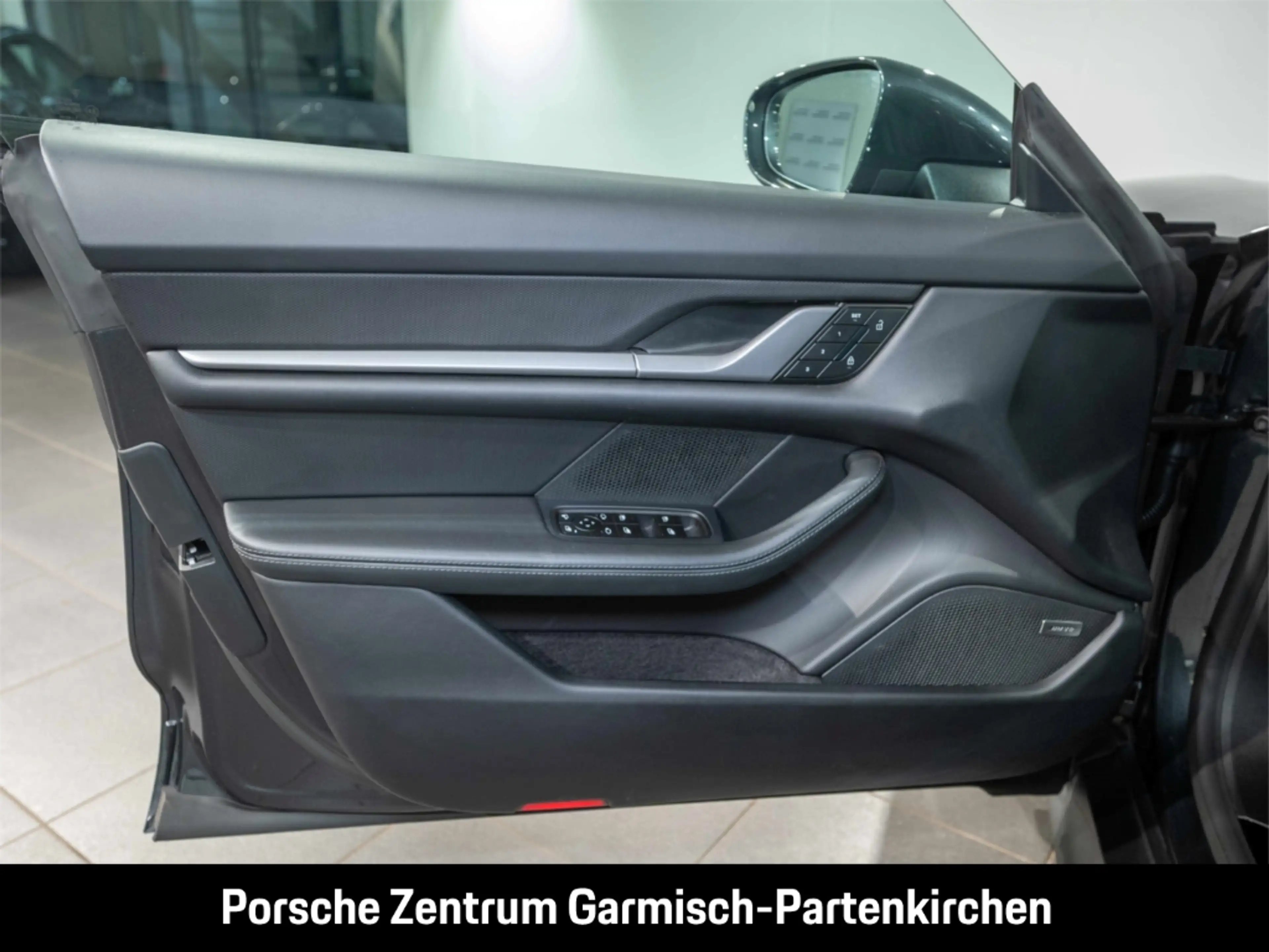 Porsche Taycan 4 Cross Turismo Bose LenkradHZG Memory — photo 15