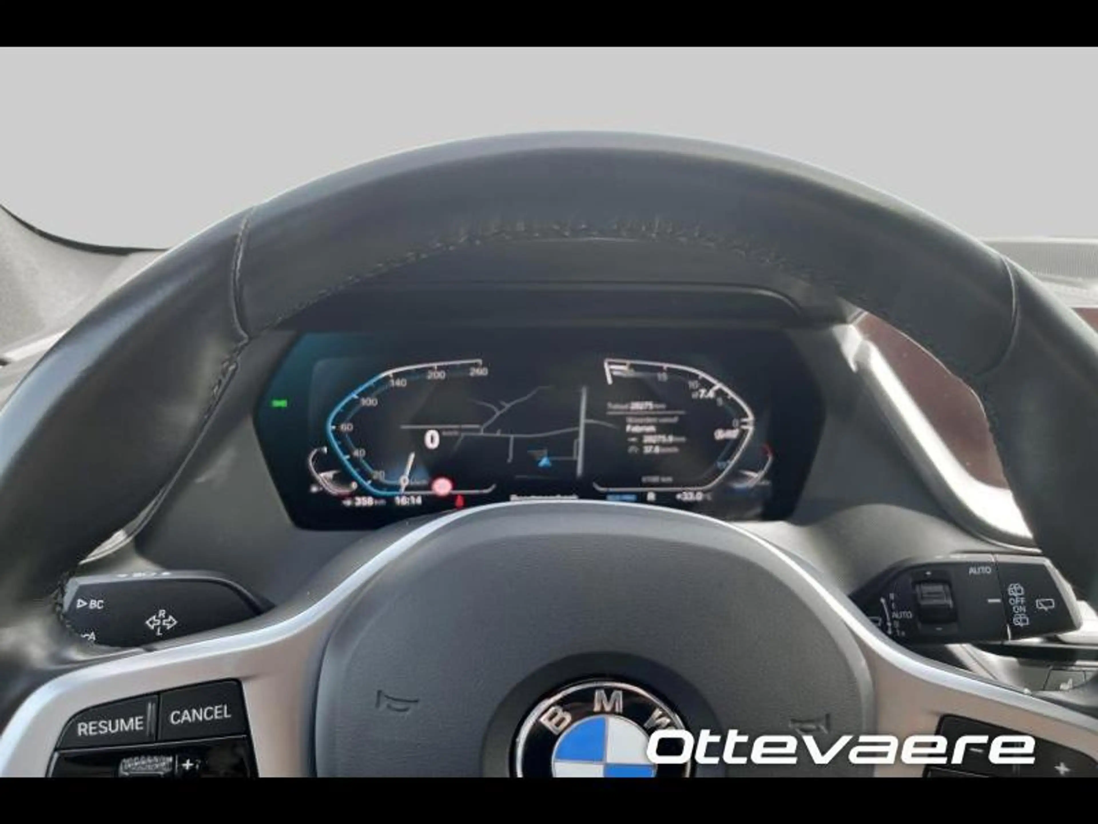 BMW 118 Hatch — photo 10