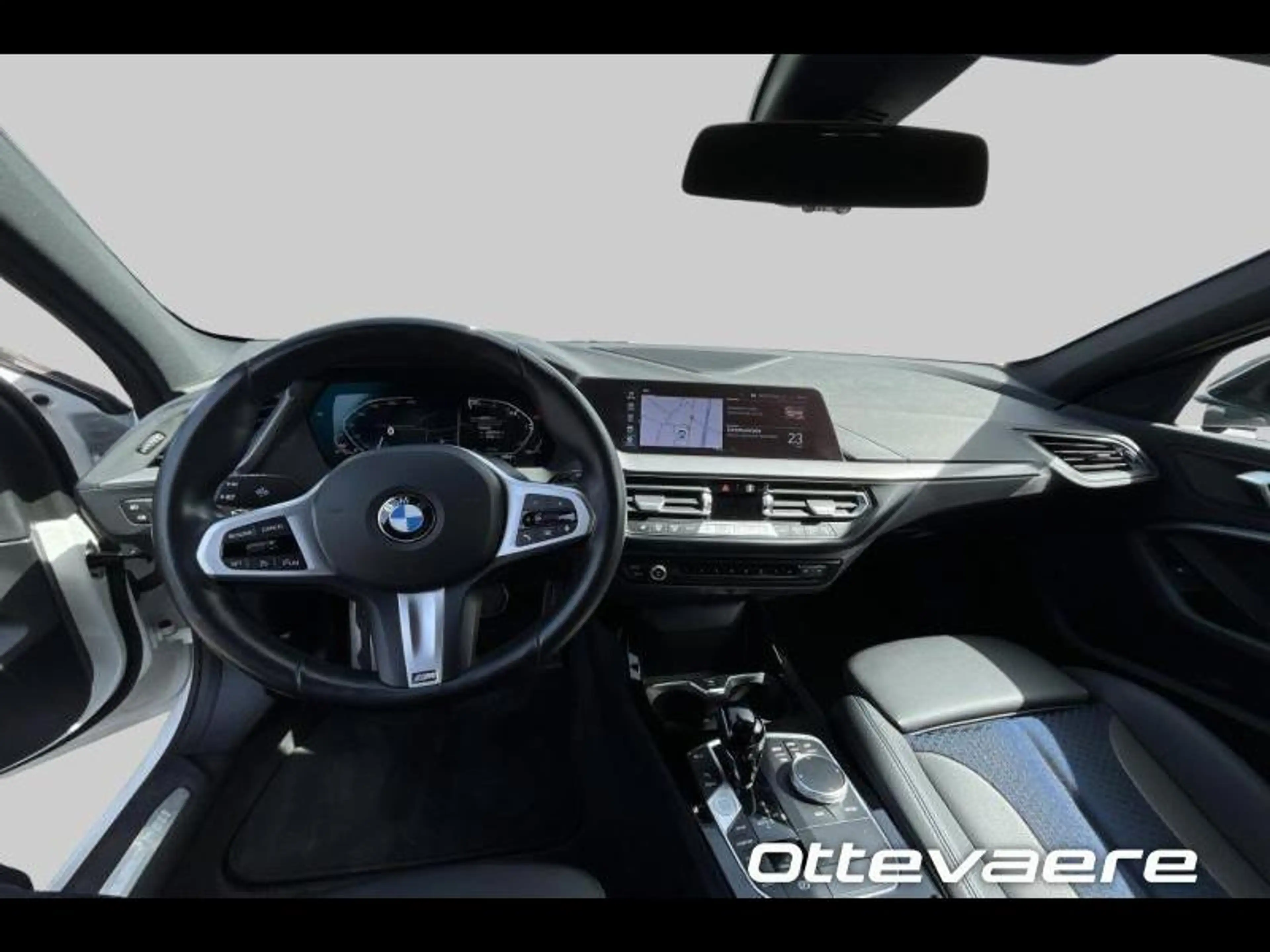 BMW 118 Hatch — photo 7