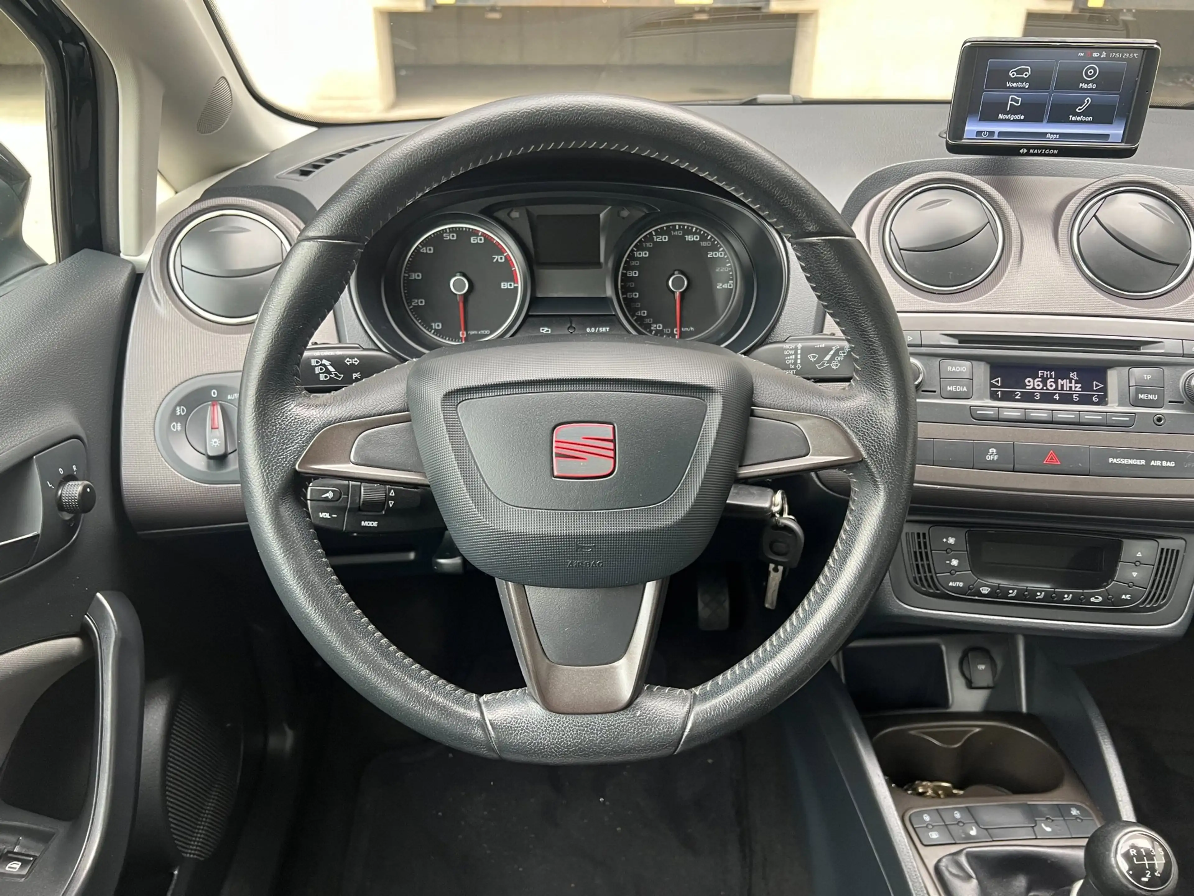 SEAT Ibiza SC 1.2 TSI FR, Xenon, Cruise control, Stoelverwarm — photo 13