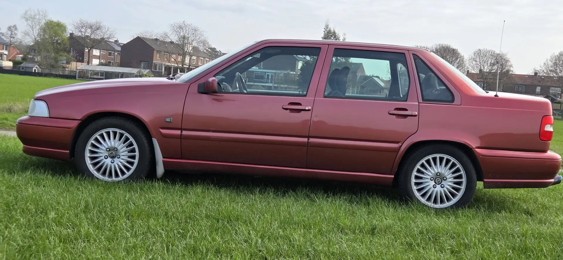 Volvo S70 S70 2.5 Comfort-Line Automaat Rot - 1