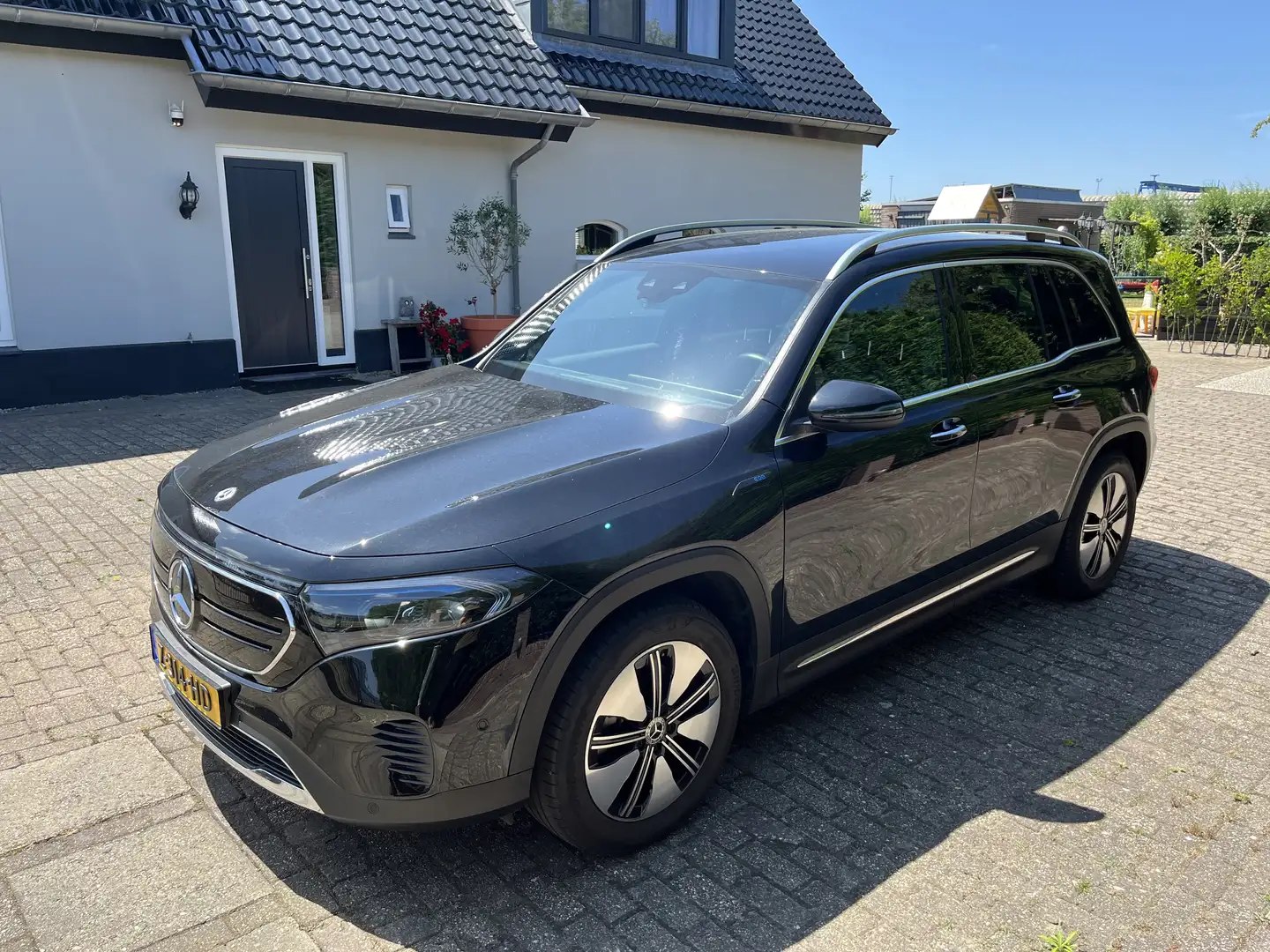 Mercedes-Benz EQB 350 4M. Lux.Line Zwart - 2