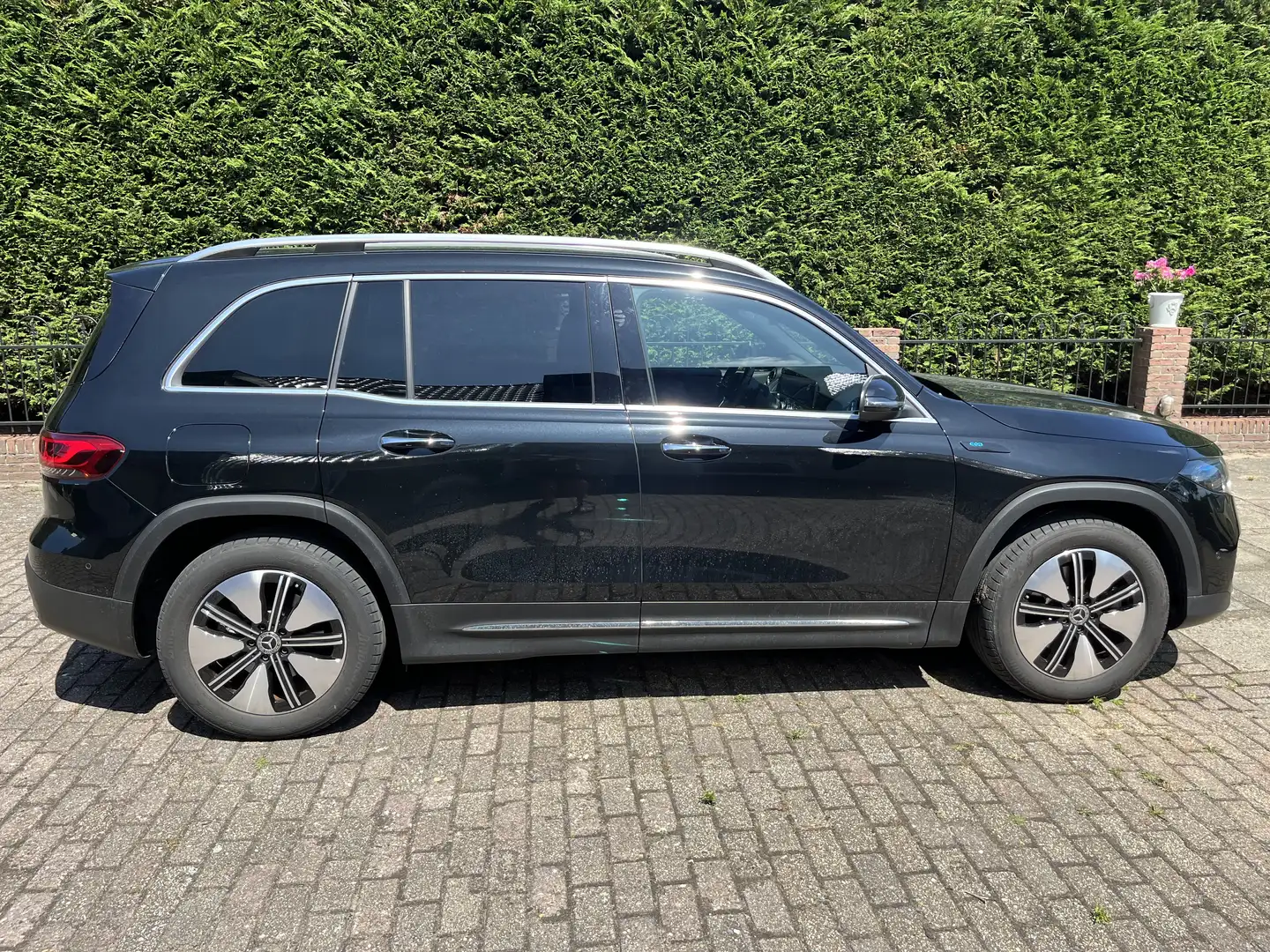 Mercedes-Benz EQB 350 4M. Lux.Line Zwart - 1