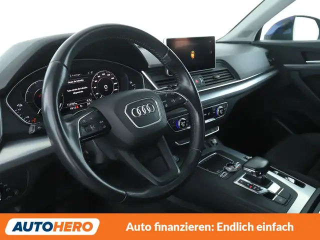 Audi Q5 view 11