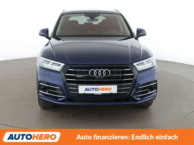 Audi Q5 view 9