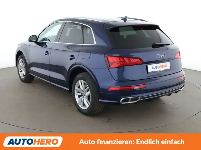 Audi Q5 view 4