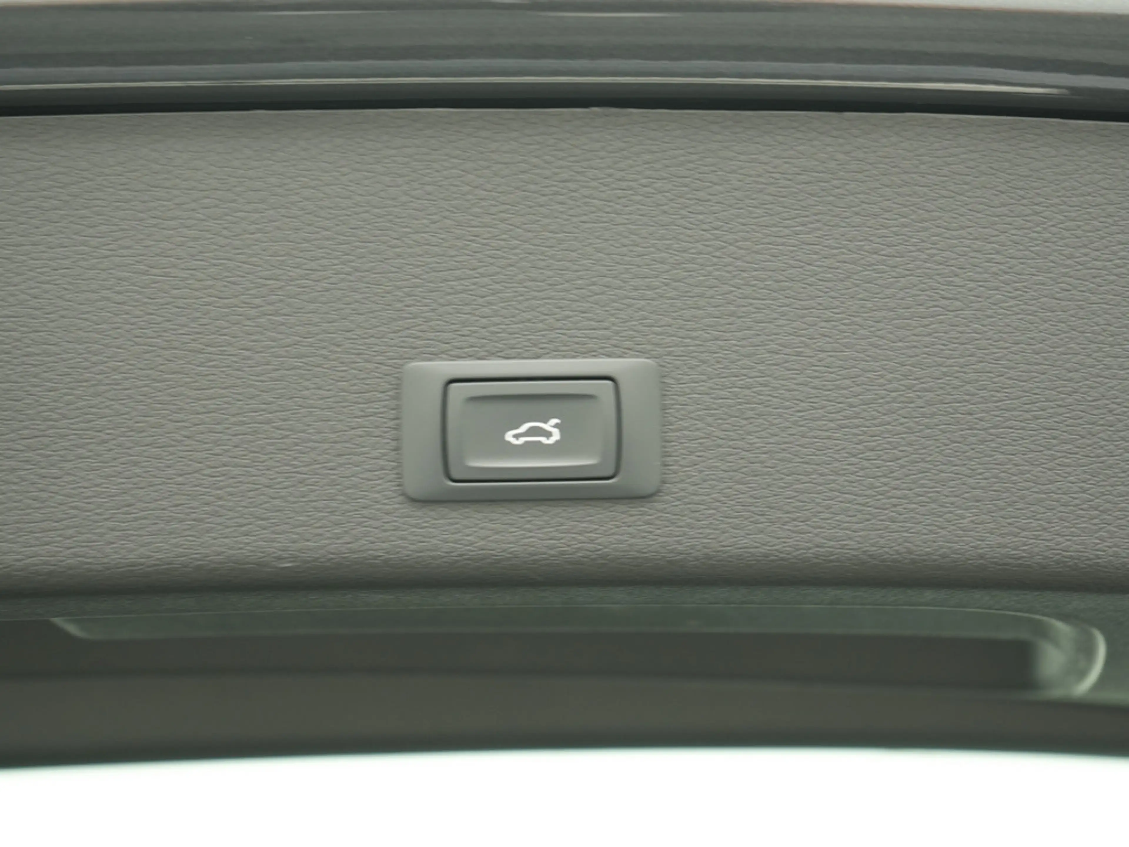 Audi Q8 e-tron quattro S line ACC NAVI B&O PANO AHK — photo 14