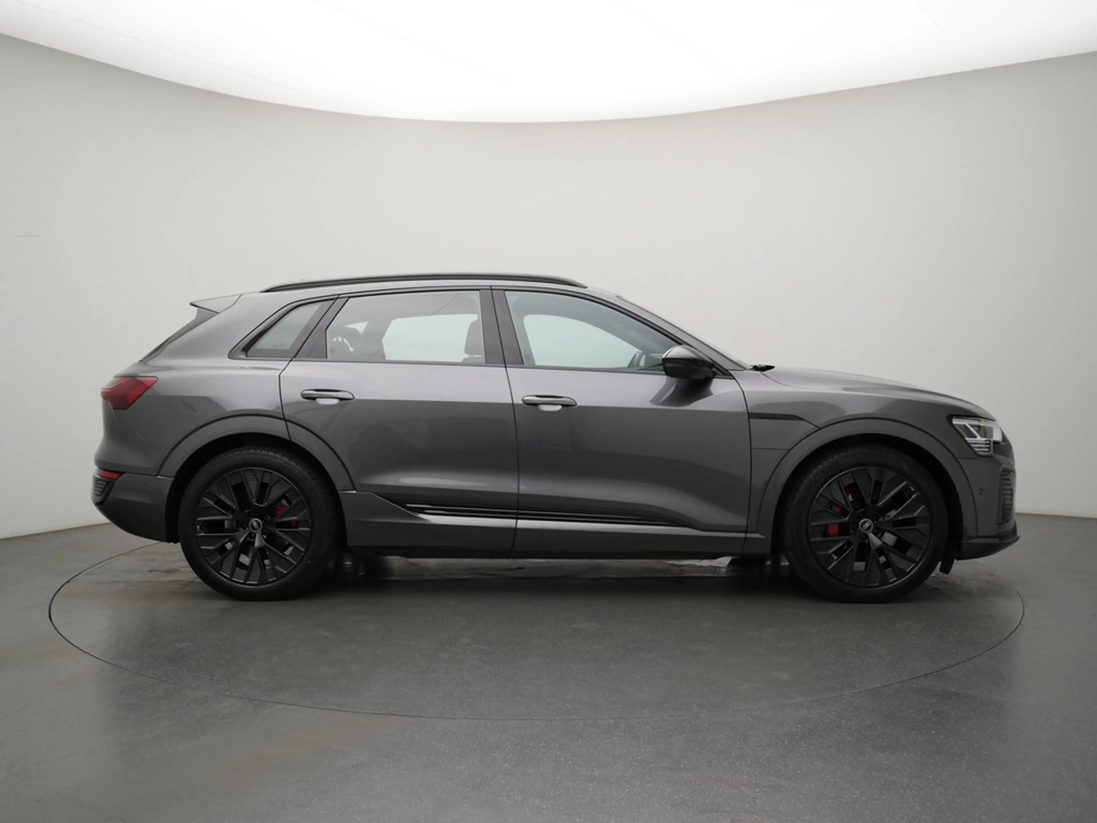 Audi Q8 e-tron quattro S line ACC NAVI B&O PANO AHK — photo 3