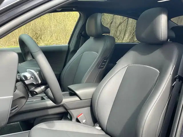 Hyundai IONIQ 6 view 11