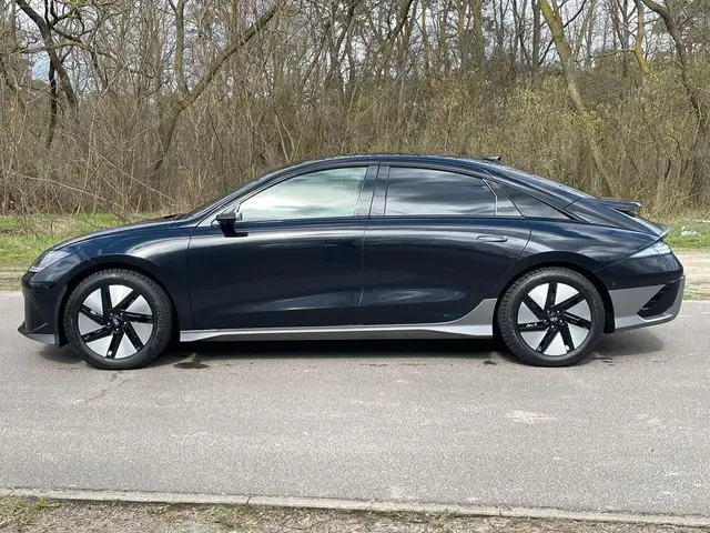 Hyundai IONIQ 6 view 6