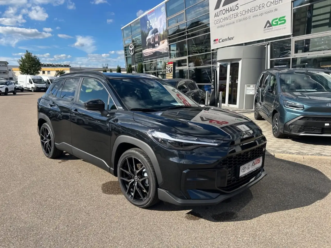 Toyota Corolla Cross 2,0L Hybrid 4x4 GR Sport + Premium-Paket, миниатюра 2