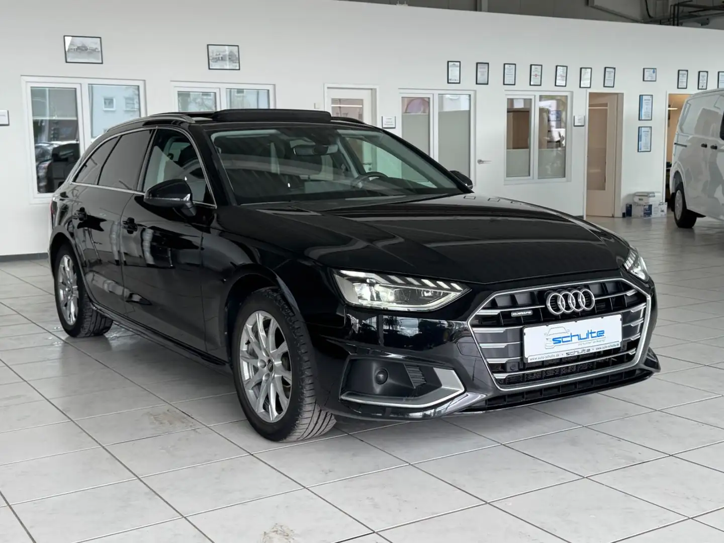 Audi A4 Avant 40 TDI quattro advanced*Pano*Kamera*Nav Zwart - 2