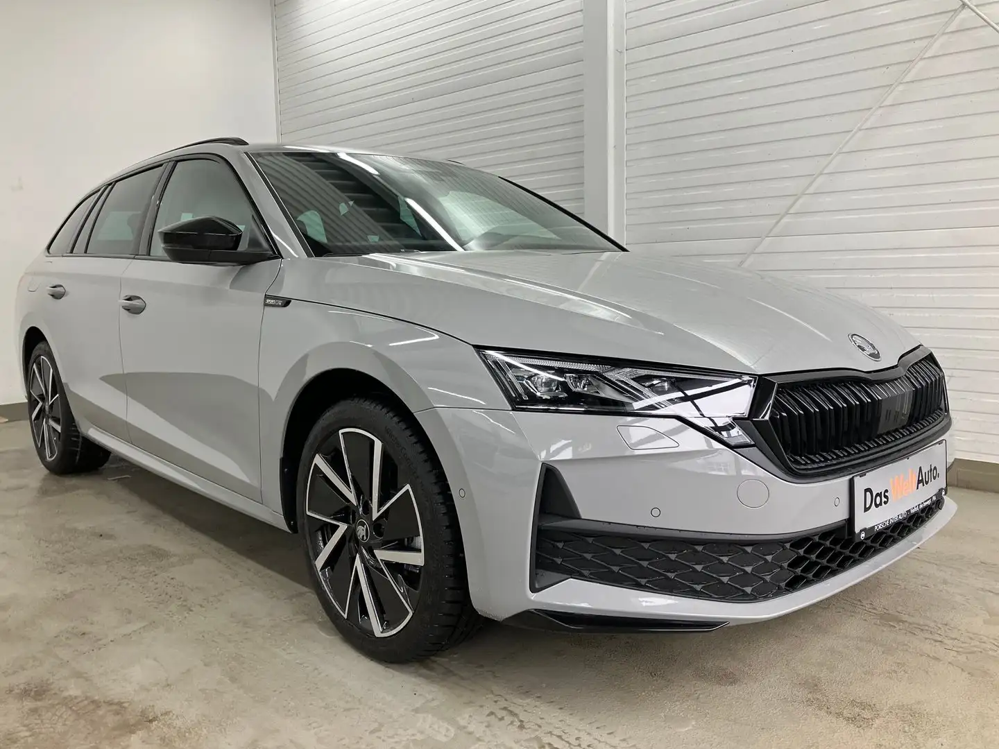 Skoda Octavia Sportline TSI mHEV DSG Grau - 1