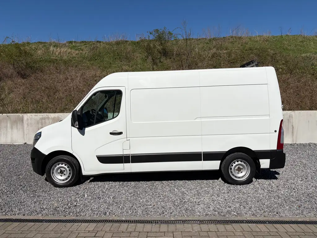 Nissan NV400 2017 из Европы — купить под ключ