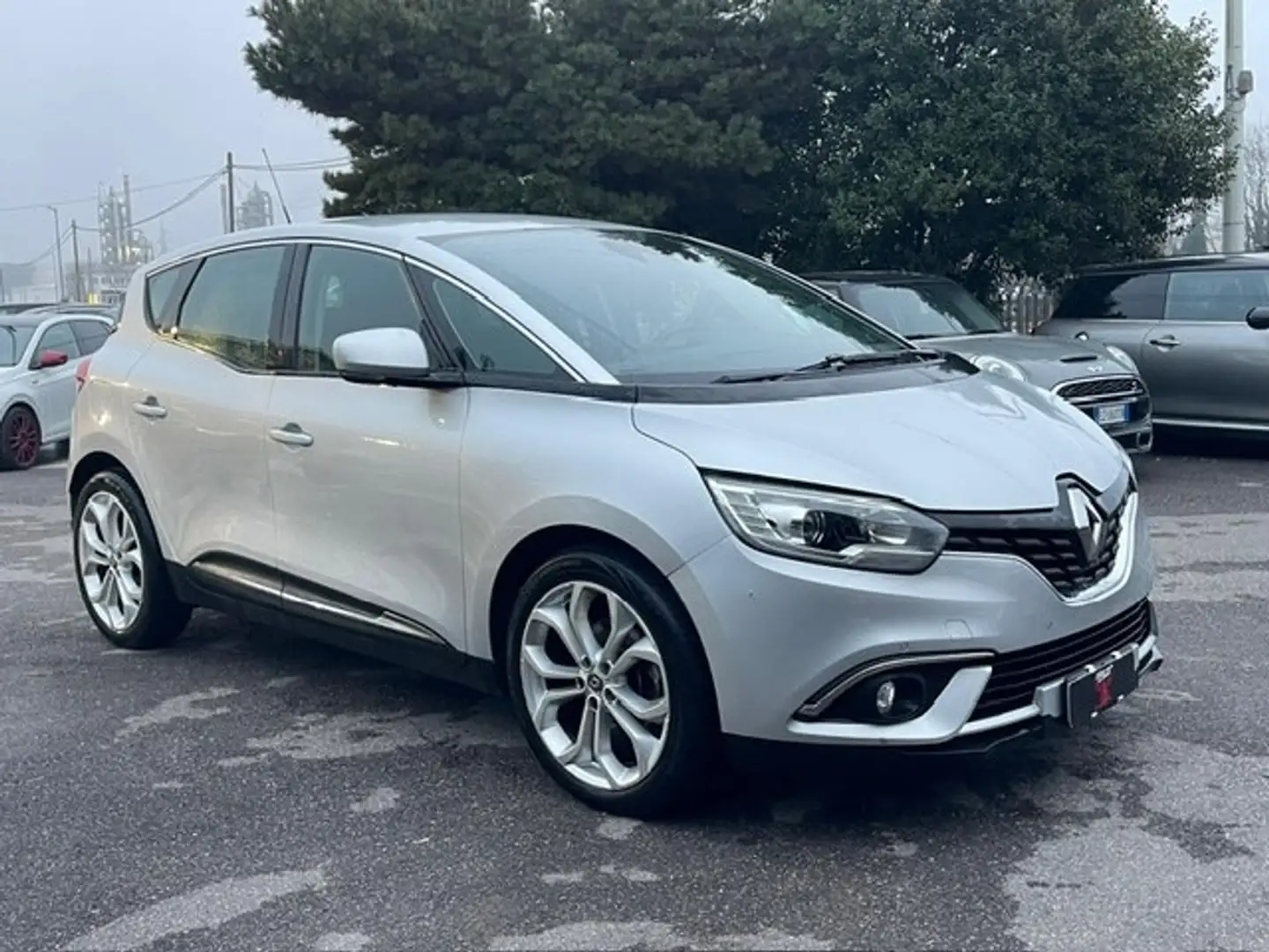 Renault Scenic Scénic dCi 8V 110 CV Energy Zen Stříbrná - 2