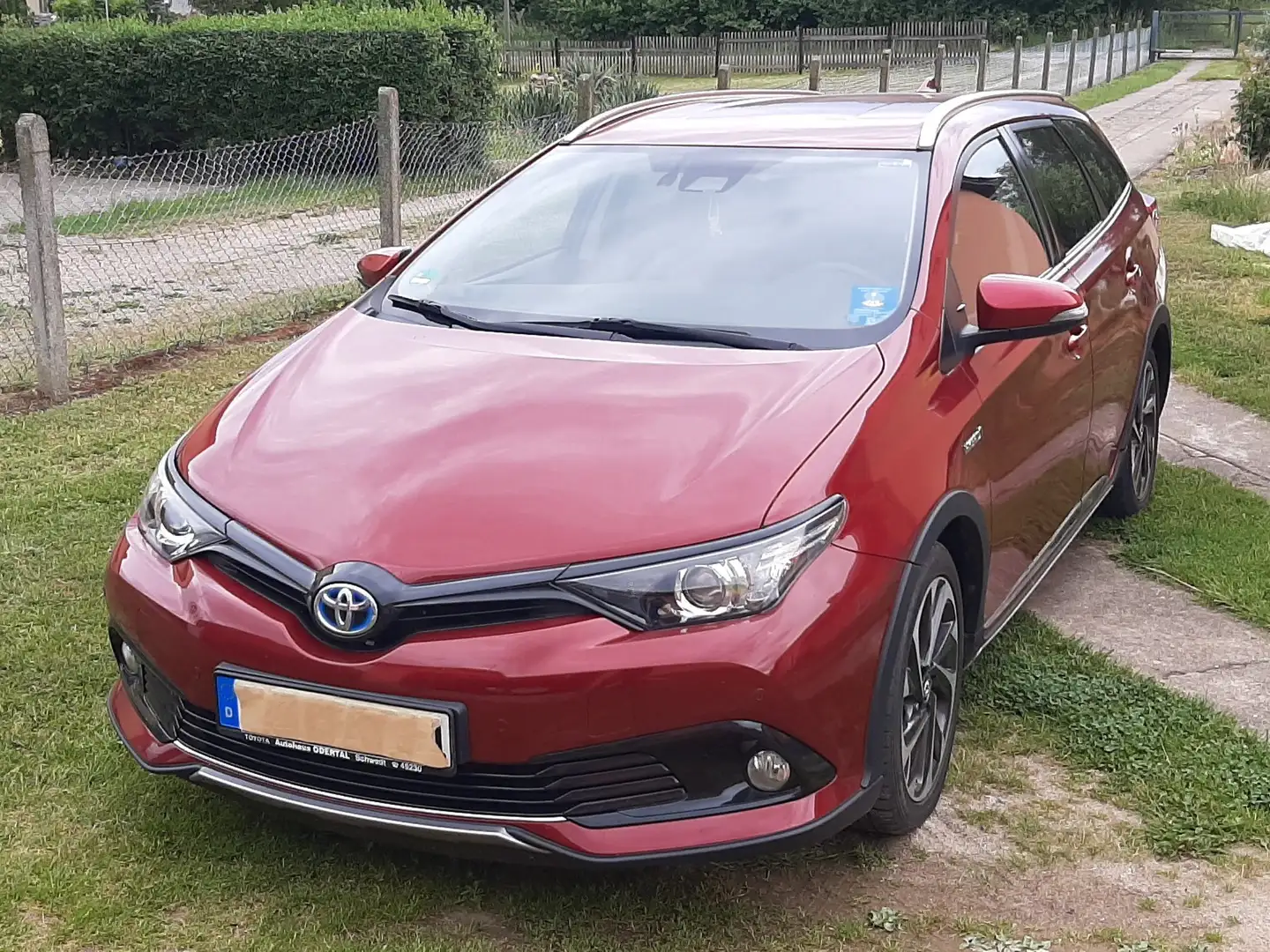 Toyota Auris Auris Touring Sports Hybrid 1.8 VVT-i Hybrid Autom Red - 1