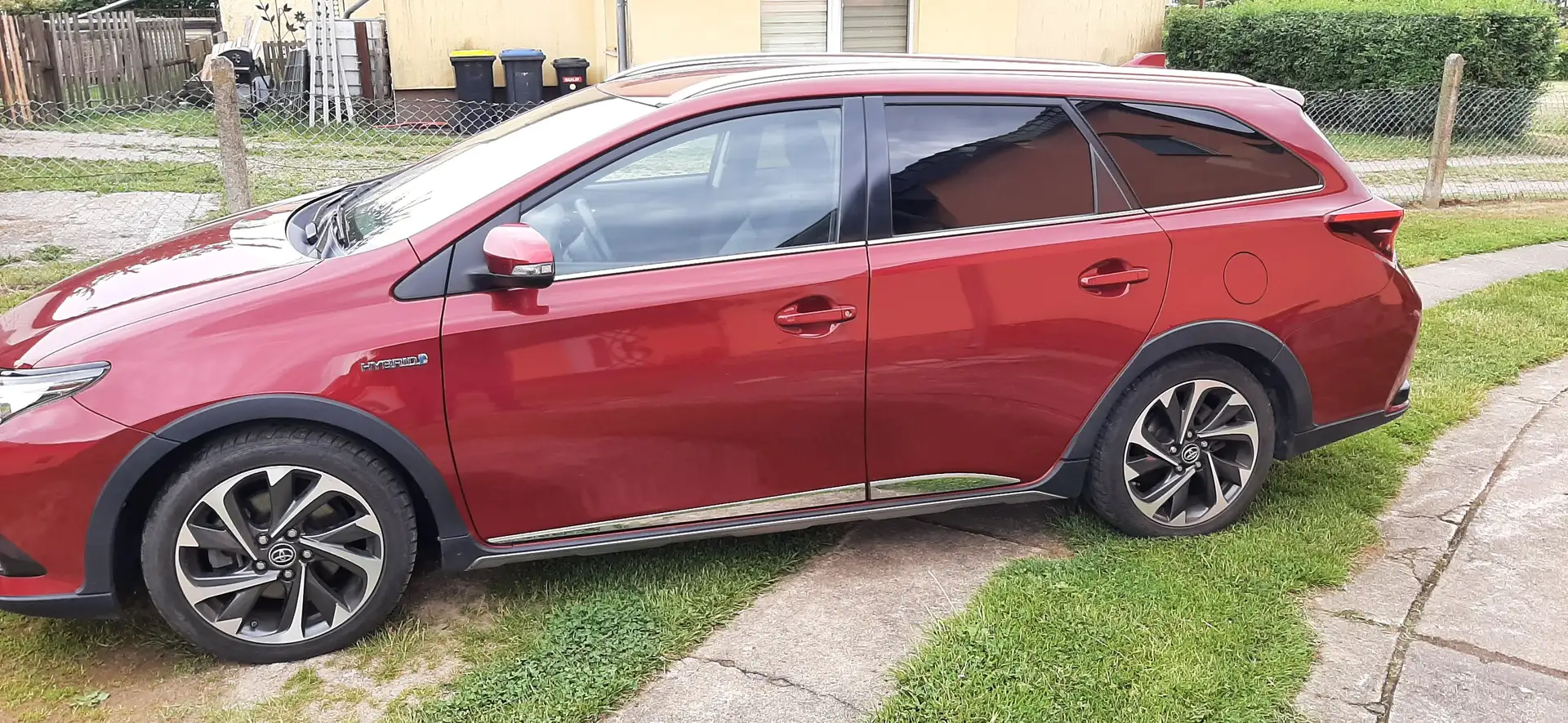 Toyota Auris Auris Touring Sports Hybrid 1.8 VVT-i Hybrid Autom Red - 2