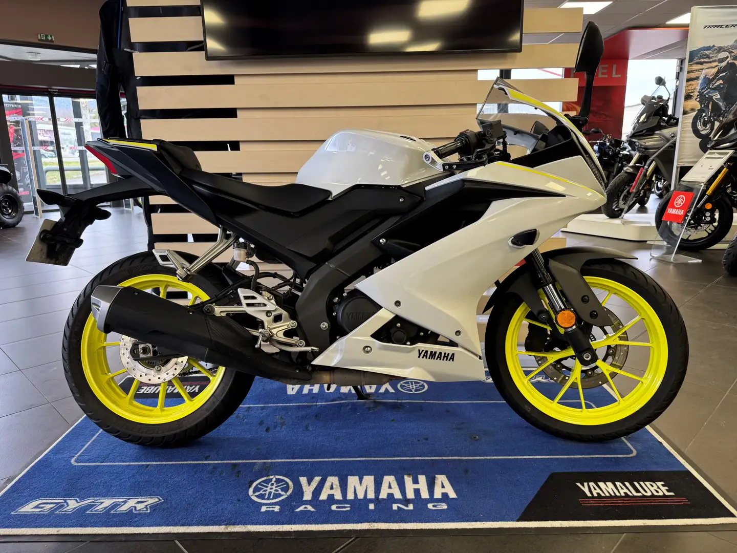 Yamaha YZF-R125 Blanc - 1