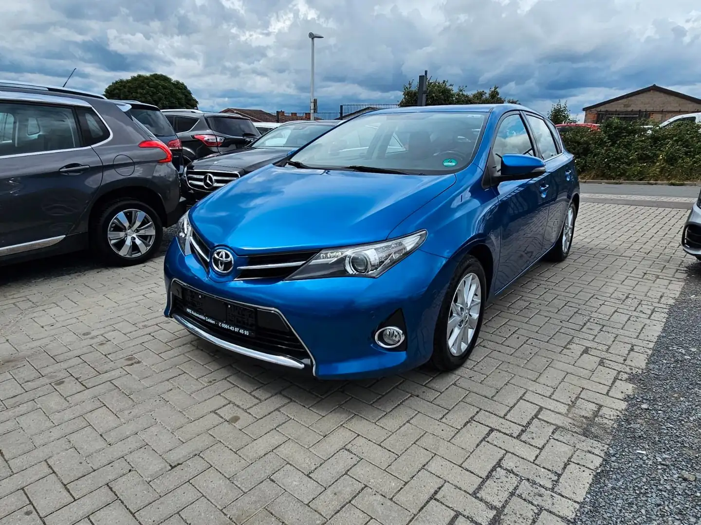 Toyota Auris Start Edition Blau - 1