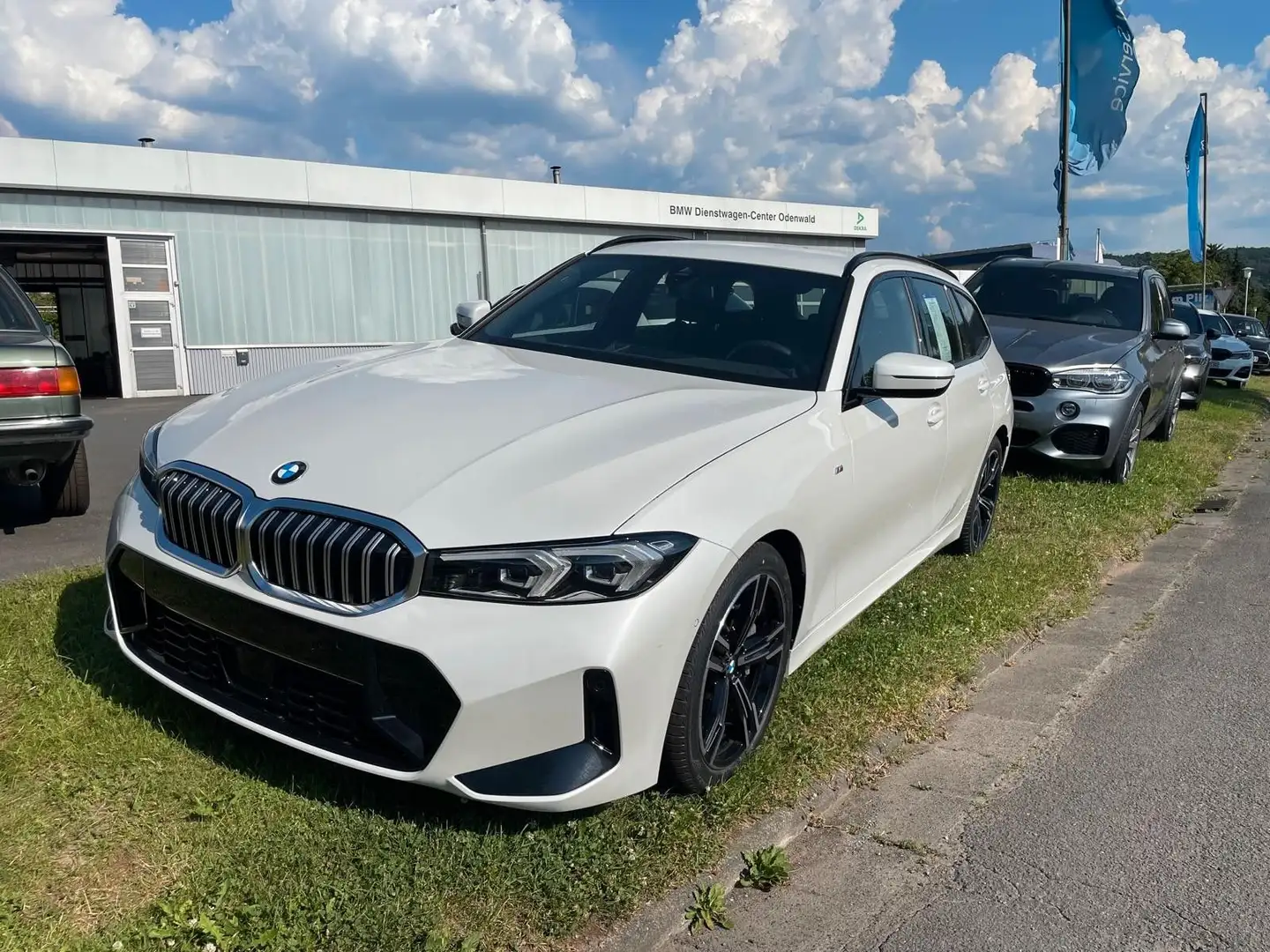 BMW 330 i xdrive M-Sport LED Navi RFK ACC AHK Wit - 1