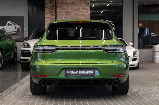 Porsche Macan view 9