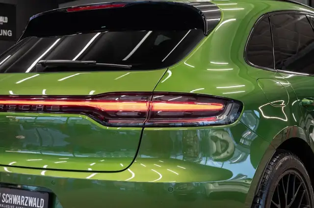 Porsche Macan view 8