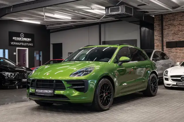 Porsche Macan view 2