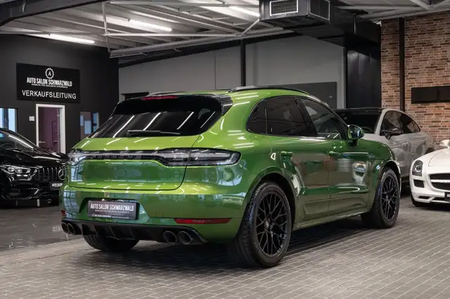 Porsche Macan view 7