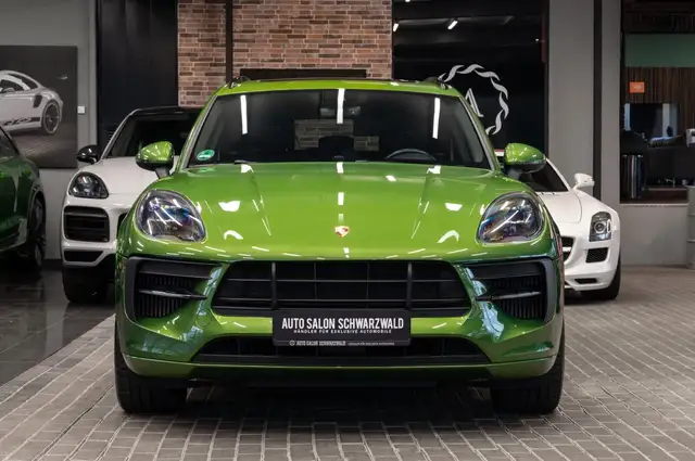 Porsche Macan view 5