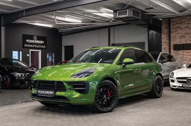 2020 Porsche Macan in Green for sale