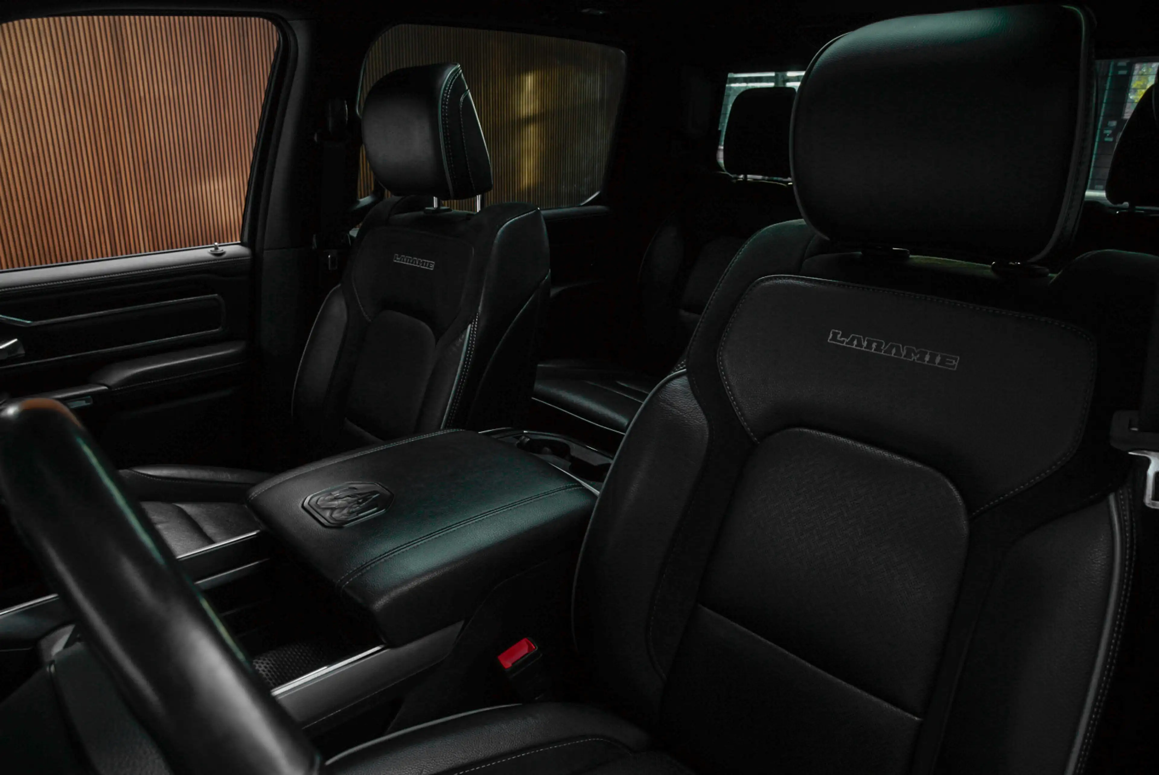 Dodge RAM 1500 5.7 V8 4x4 Crew Cab Laramie Panodak Harman K. — photo 13