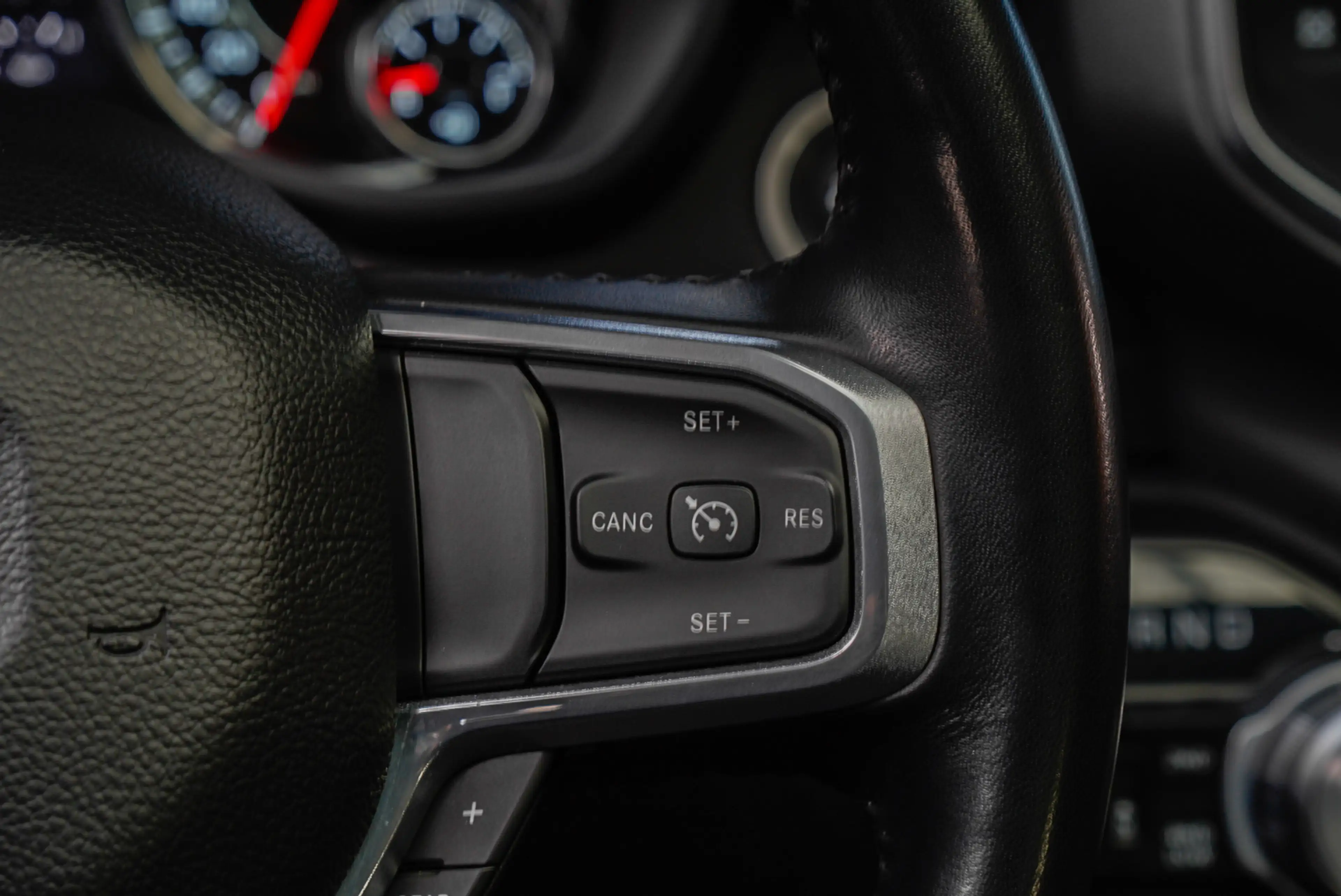 Dodge RAM 1500 5.7 V8 4x4 Crew Cab Laramie Panodak Harman K. — photo 27