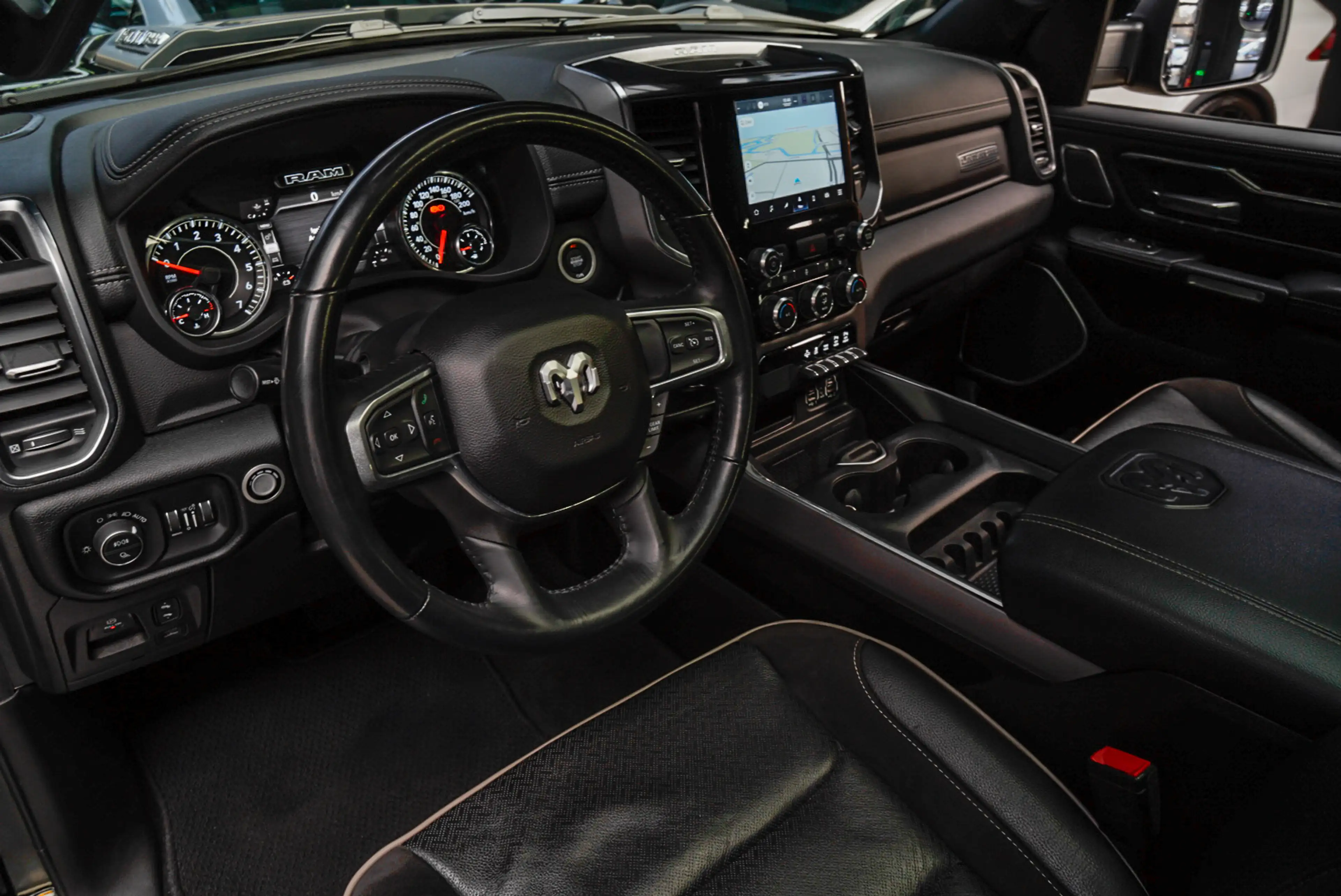 Dodge RAM 1500 5.7 V8 4x4 Crew Cab Laramie Panodak Harman K. — photo 10