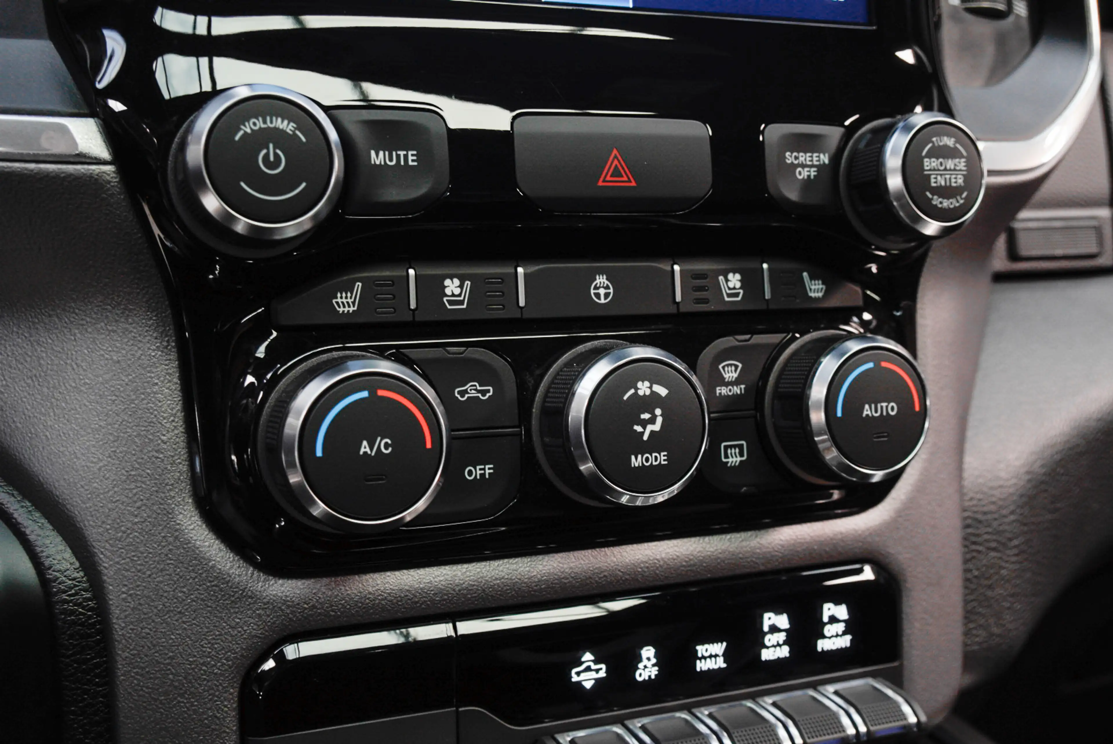 Dodge RAM 1500 5.7 V8 4x4 Crew Cab Laramie Panodak Harman K. — photo 29