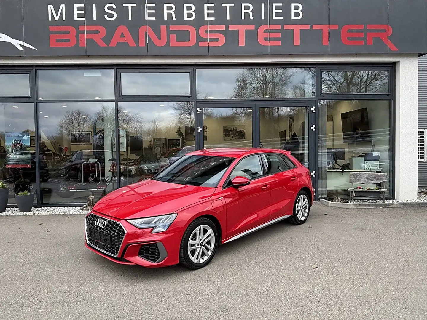 Audi A3 SB 40 TFSI e S-line S-tronic Rot - 1