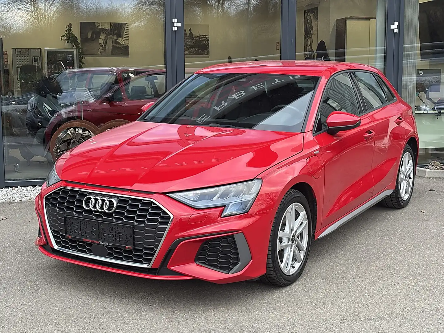 Audi A3 SB 40 TFSI e S-line S-tronic Rot - 2