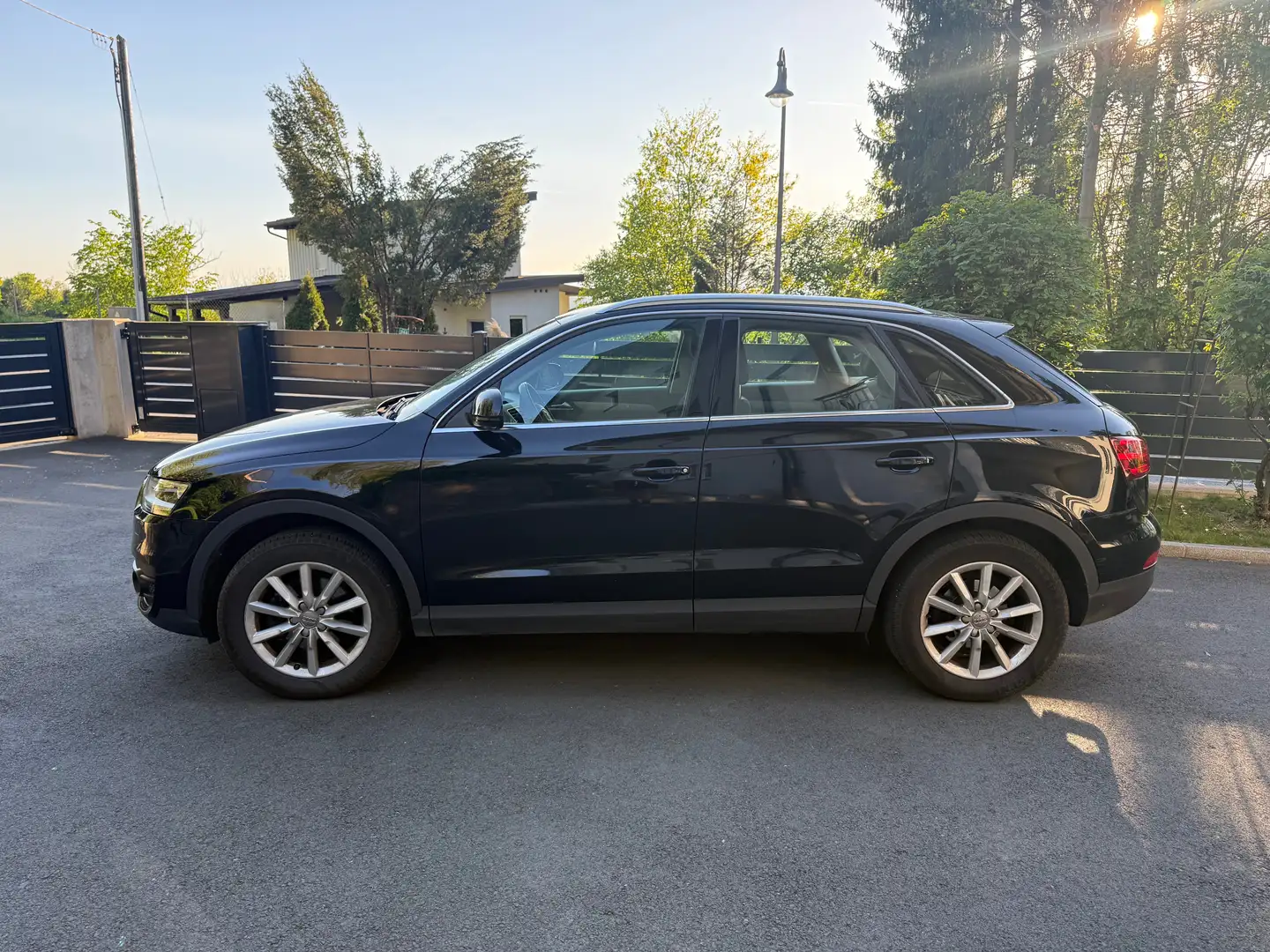 Audi Q3 Q3 2,0 TDI quattro Daylight Daylight Schwarz - 2