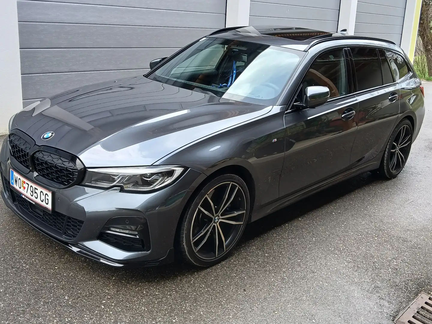 BMW 330 330d xDrive Touring Aut. - 1